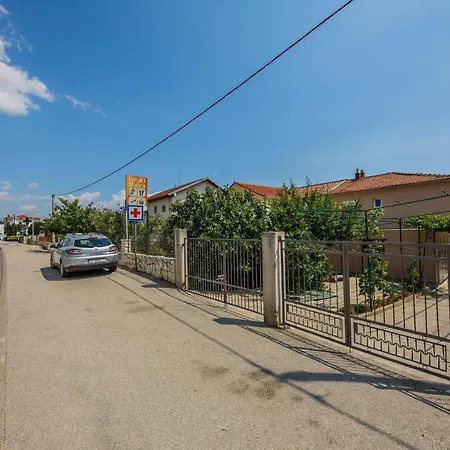 Διαμέρισμα With A Parking Space Kastel Stari, - 16087