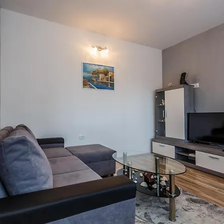 With A Parking Space Kastel Stari, - 16087 Διαμέρισμα *